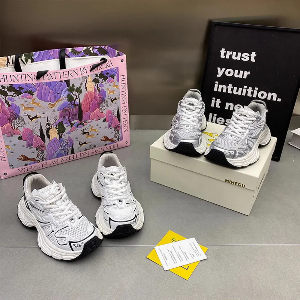 Daddy Schuhe weiblich INS TIDE 2024 Neuer Frühlings- und Sommerdicke Bottom Sneakers Mesh Show Füße kleine Schuhe Silber Casual 