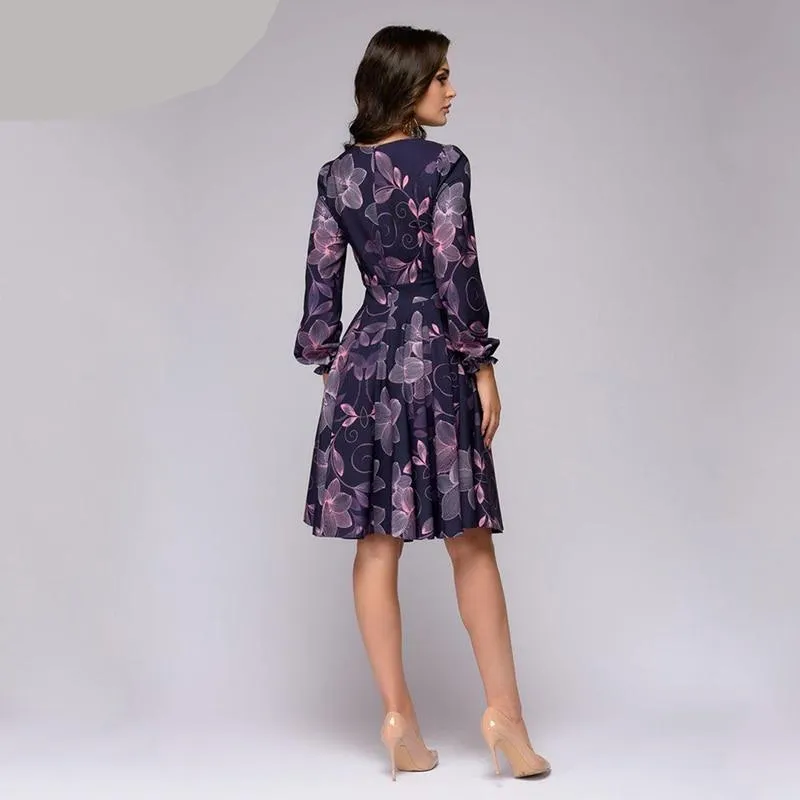 Geblümtes Cocktailkleid mit Lange Armen in Lila