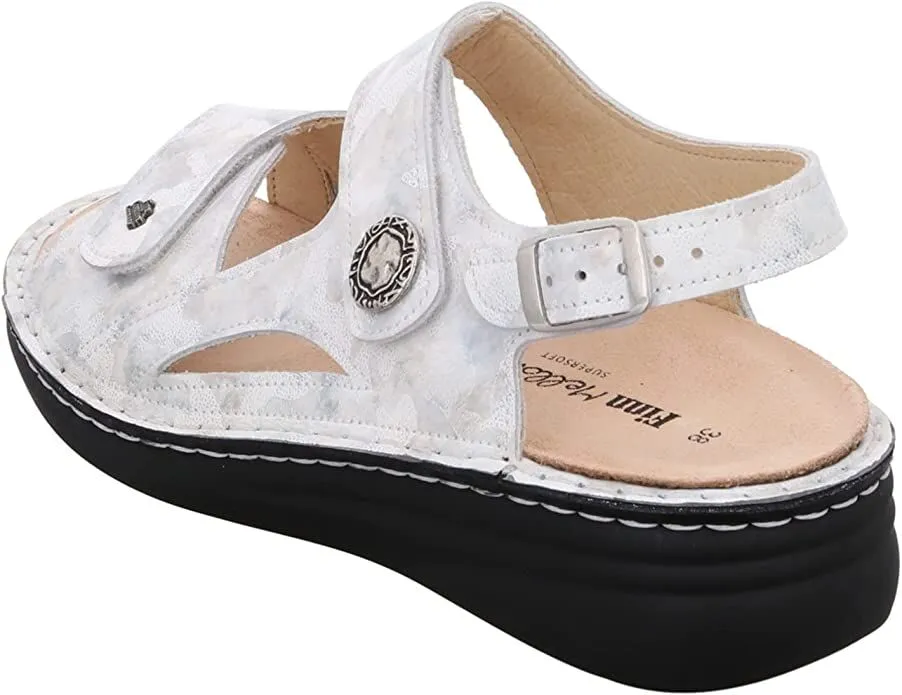 Klassische Sandalen weiss