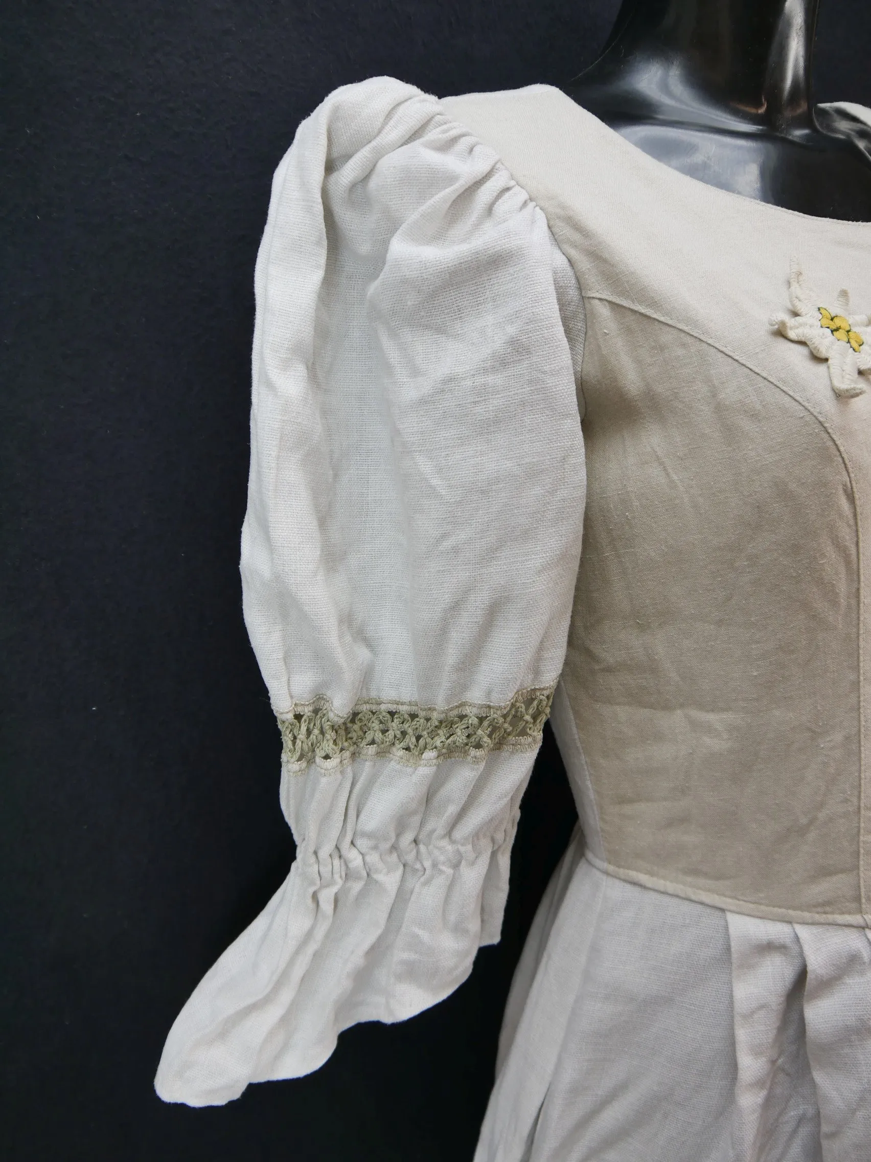 Koralpen Dirndl beige Wienernaht hammer süßes Landhaus Kleid Trachtenkleid Gr.36