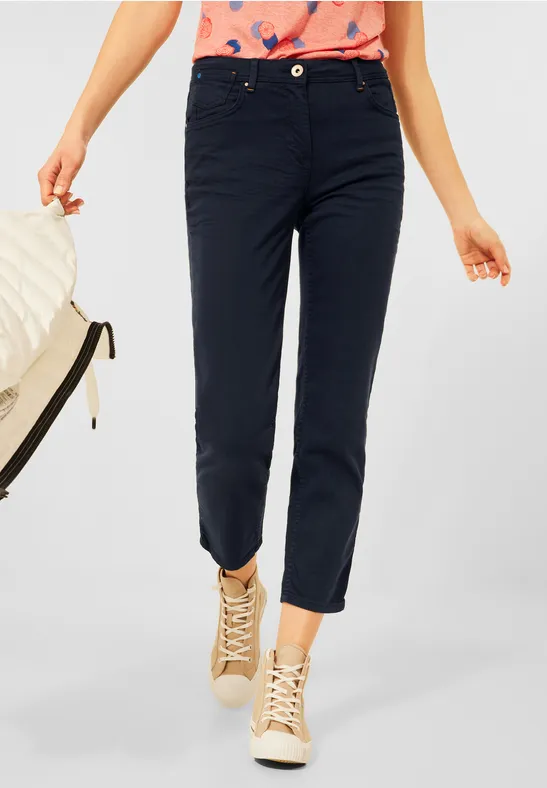 Slim Fit Hose in High Waist